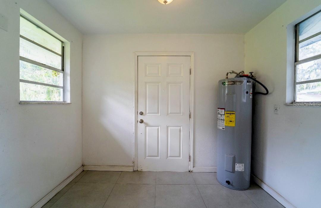 SHOEMAKER IN COLEMANS DAYTONA - Residential Lease