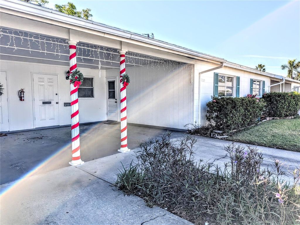 Photo of 6105 Coral Way, Bradenton, FL 34207 (MLS # A4675516)