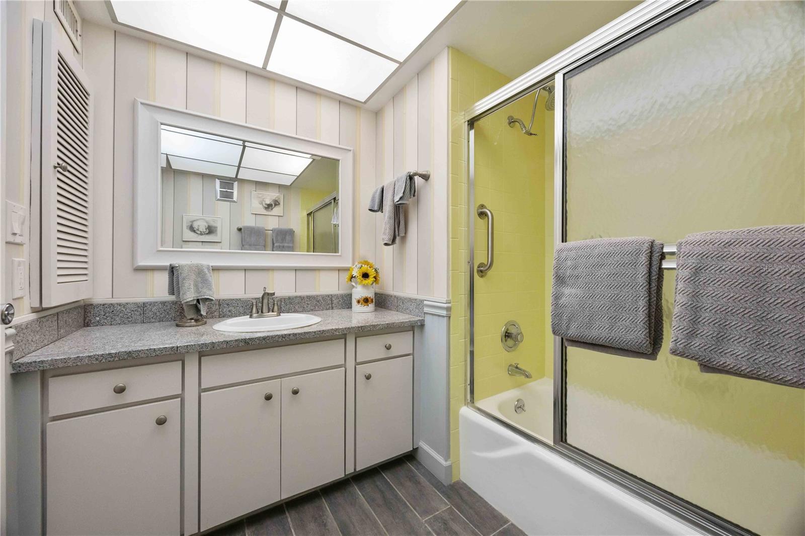 VILLAGE GREEN SEC 15 - Residential