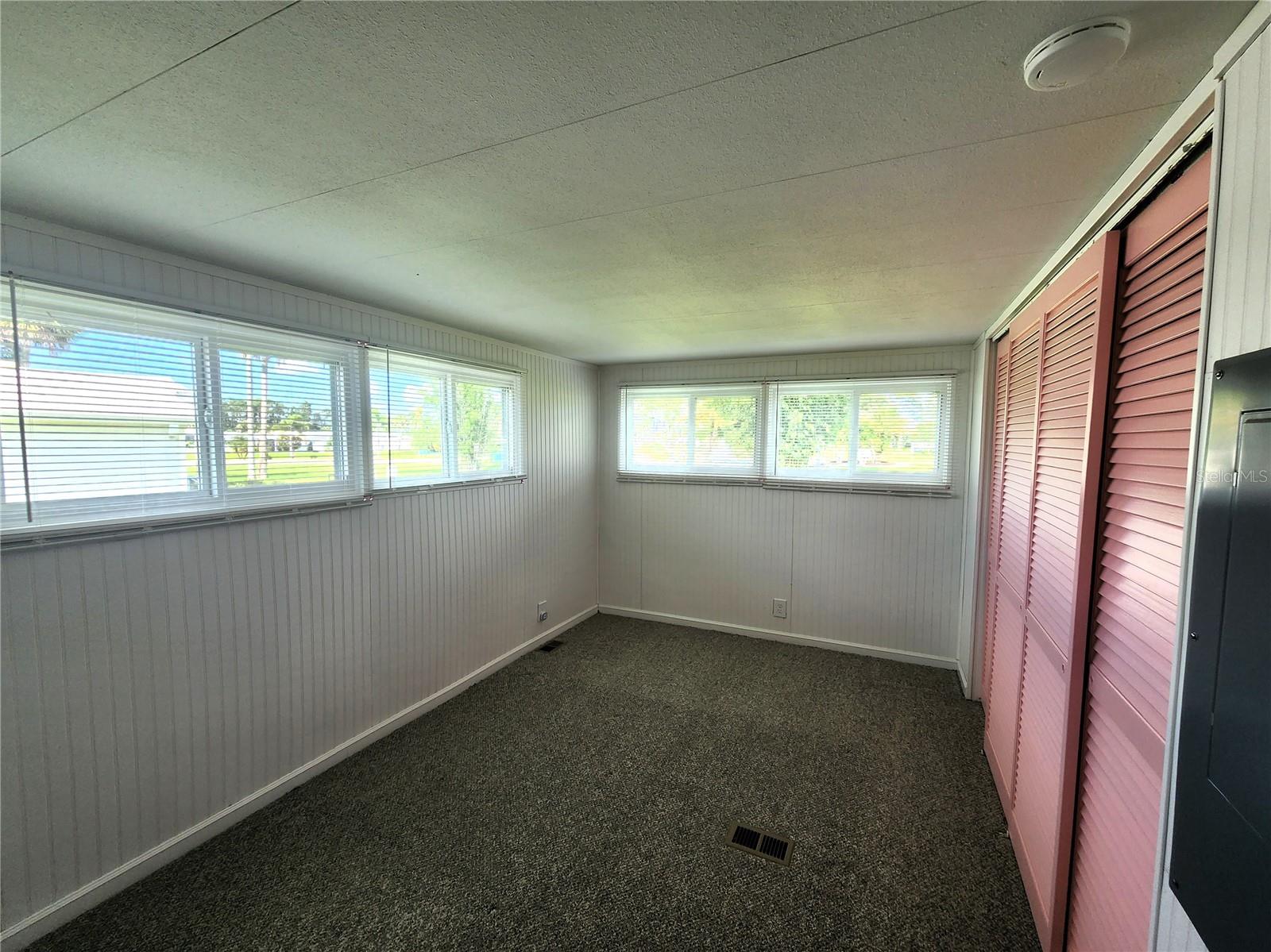 HOLIDAY PARK - Residential