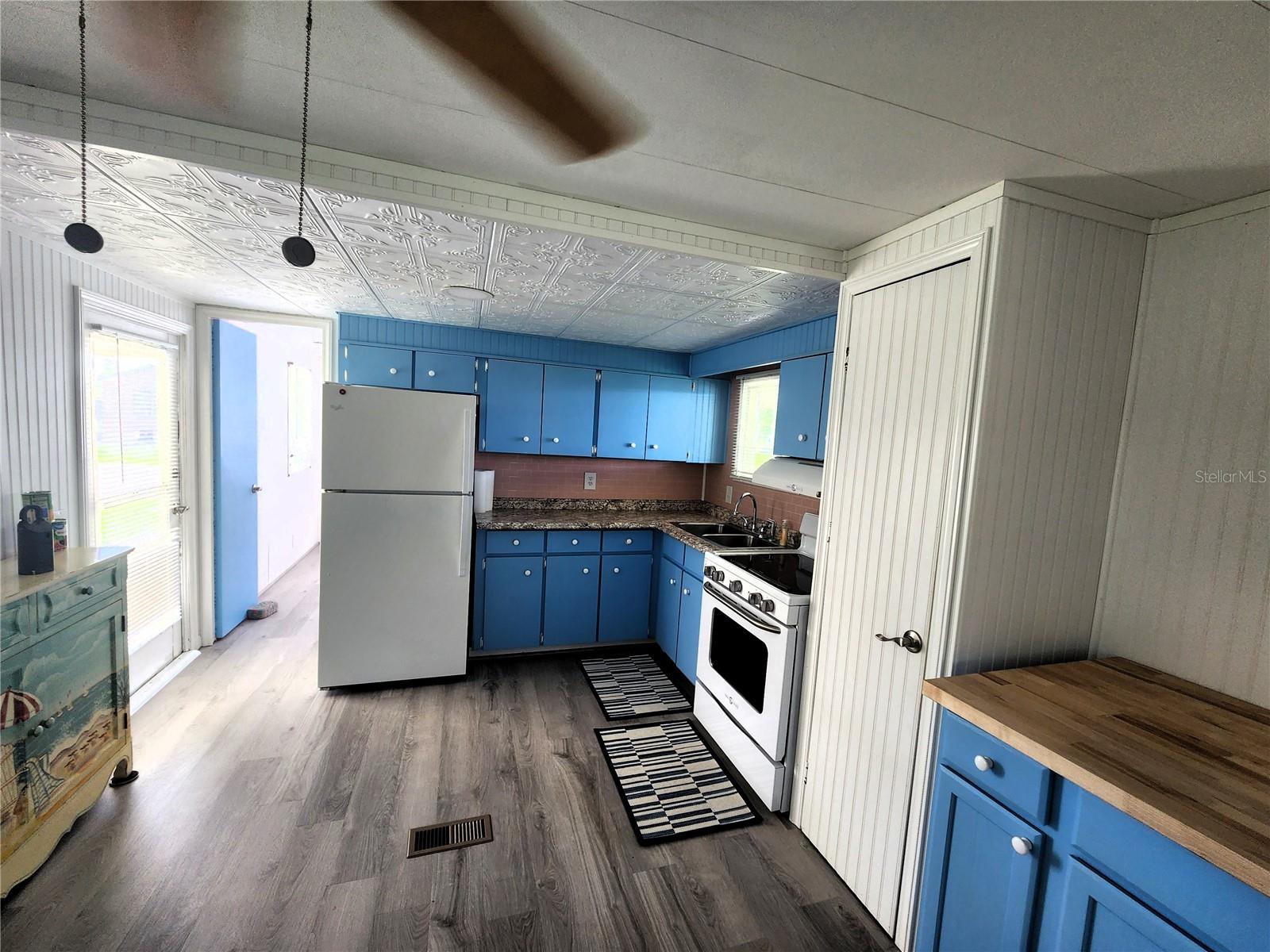 HOLIDAY PARK - Residential