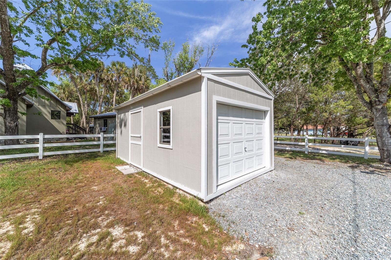 GARDEN MALL UNREC - Residential