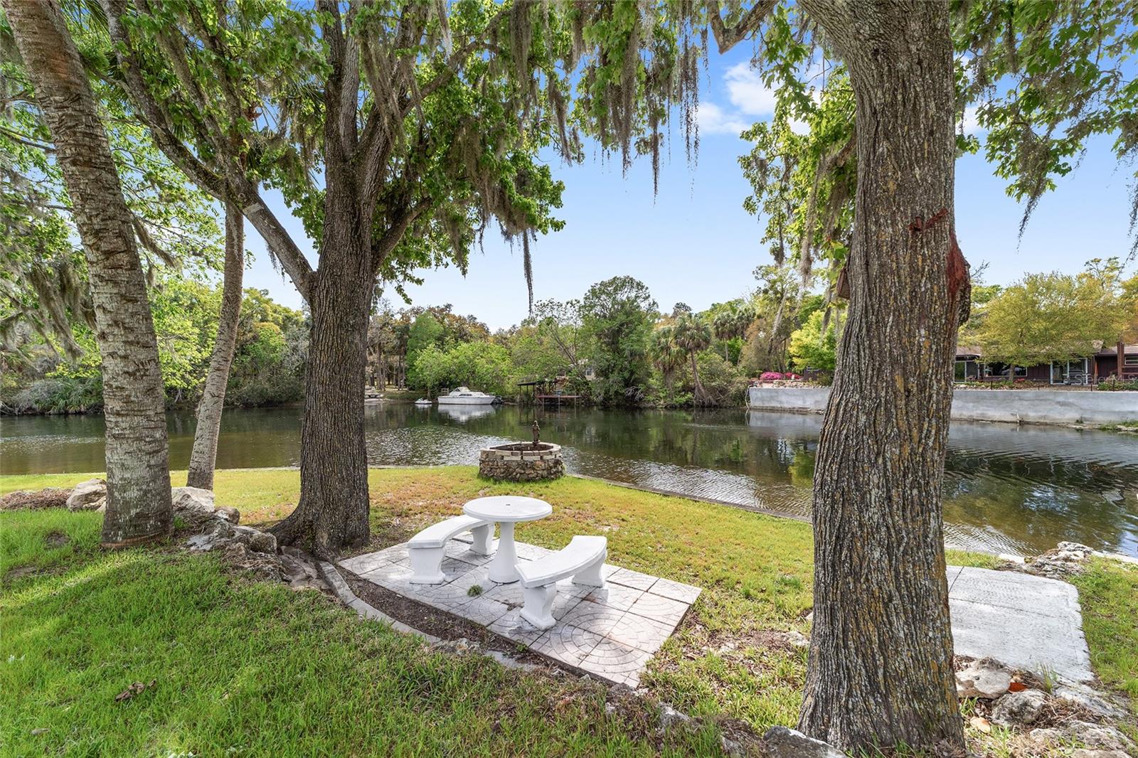 GARDEN MALL UNREC - Residential