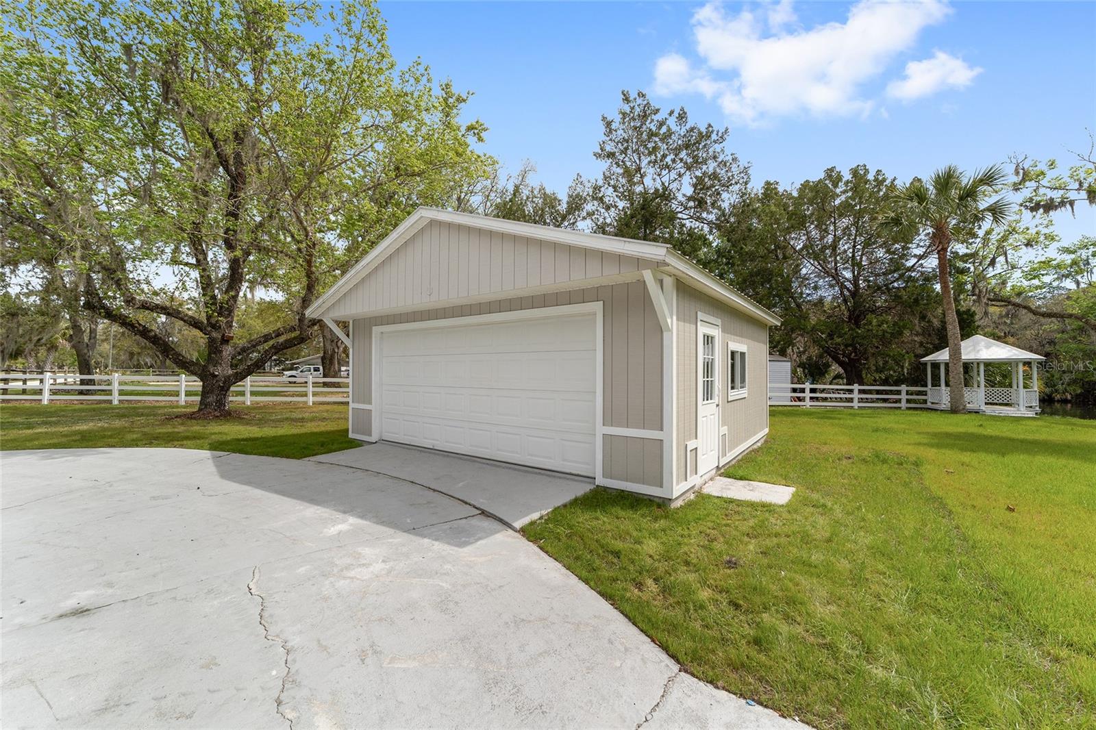 GARDEN MALL UNREC - Residential