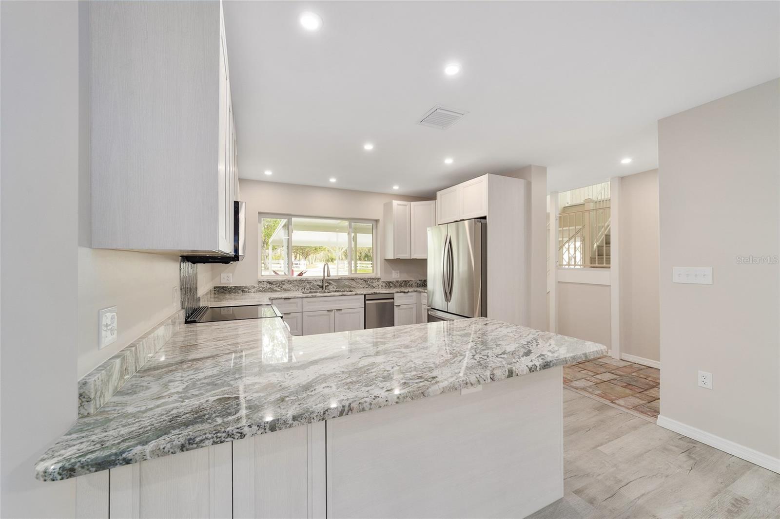 GARDEN MALL UNREC - Residential