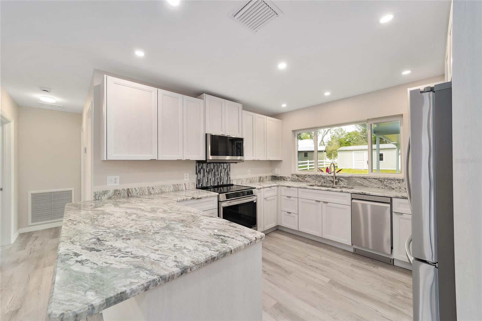 GARDEN MALL UNREC - Residential