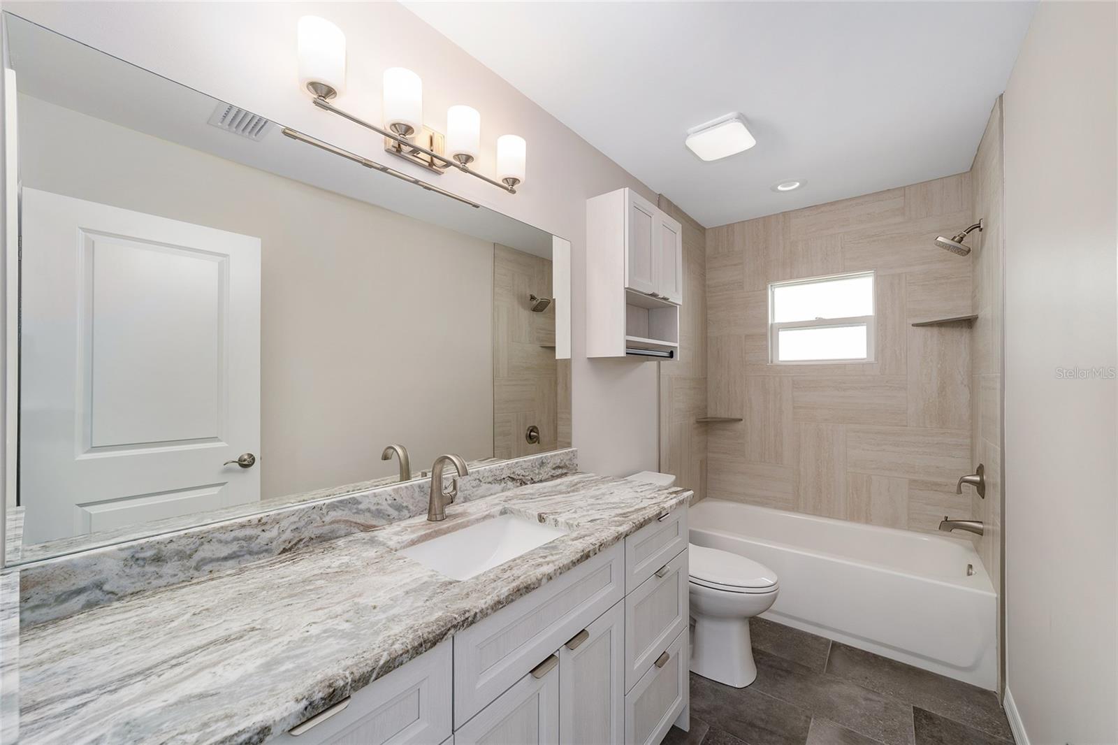 GARDEN MALL UNREC - Residential