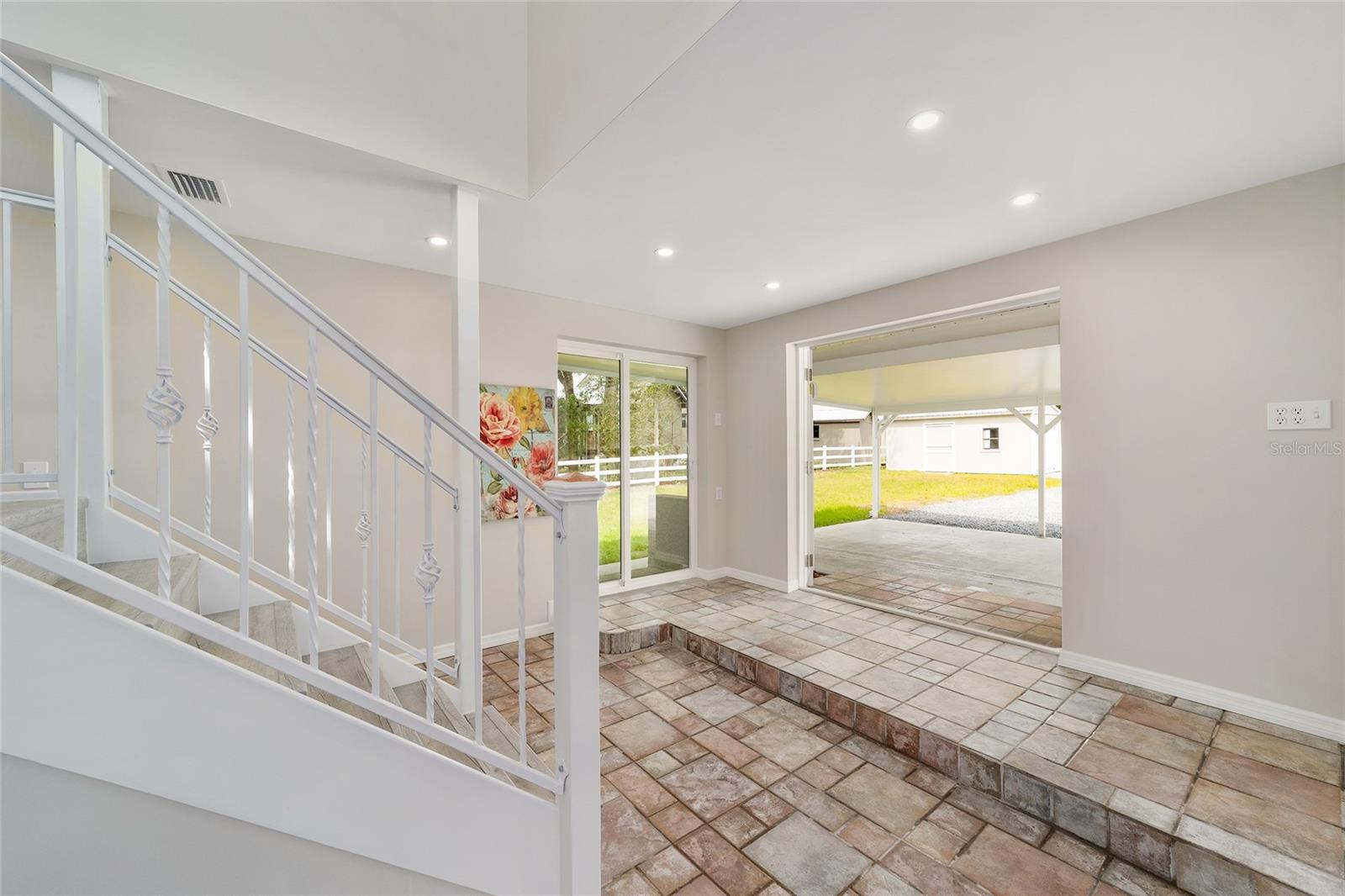 GARDEN MALL UNREC - Residential