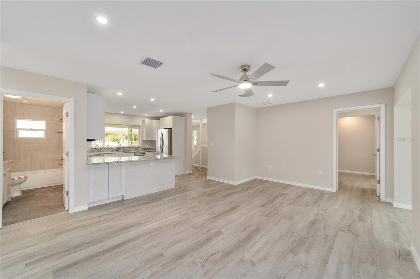 GARDEN MALL UNREC - Residential