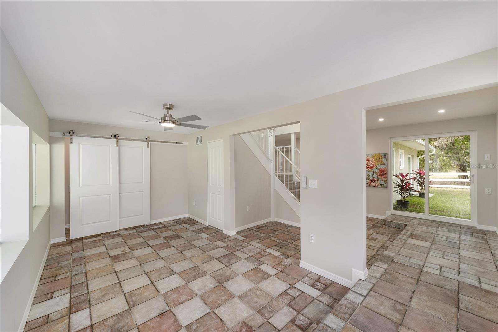 GARDEN MALL UNREC - Residential