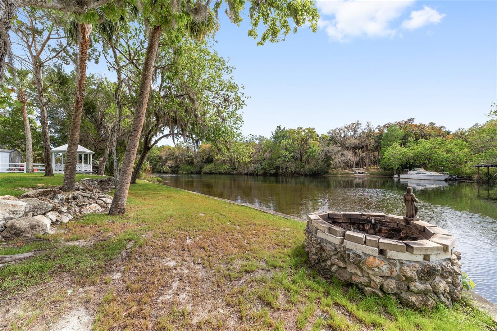 GARDEN MALL UNREC - Residential