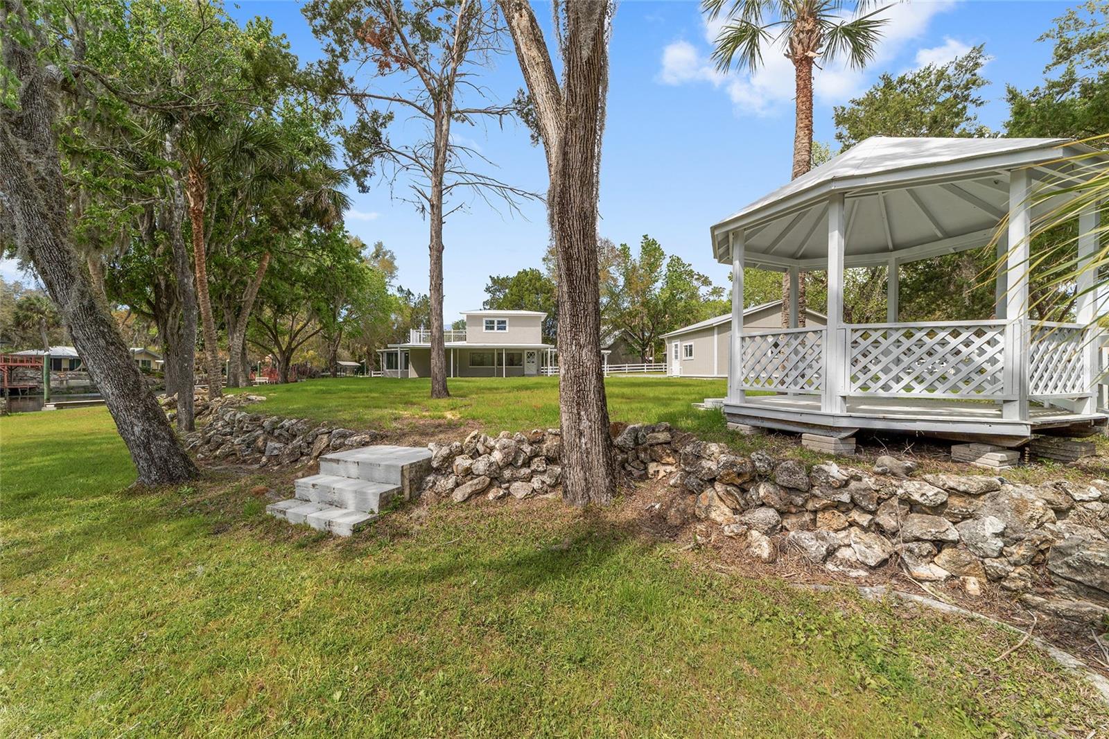 GARDEN MALL UNREC - Residential