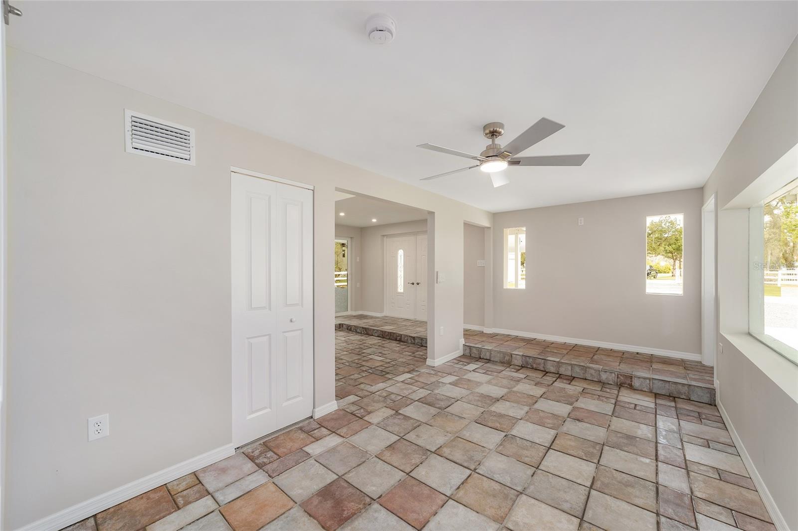 GARDEN MALL UNREC - Residential