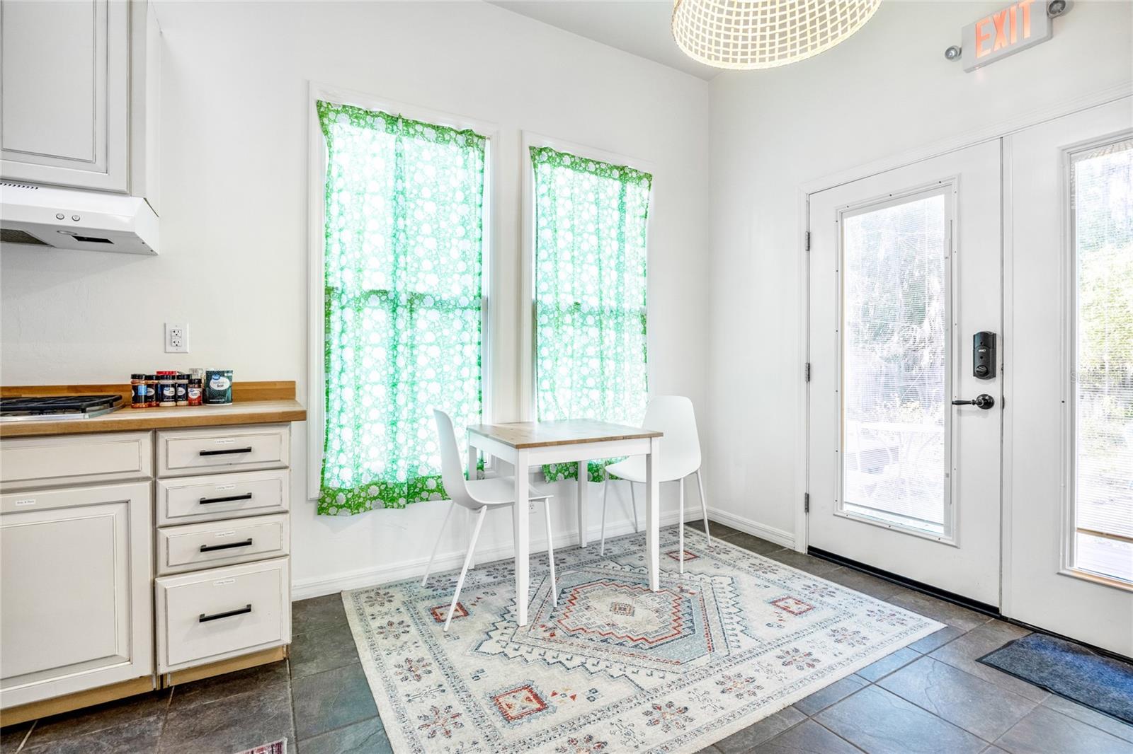 DOIG & ROBERTSONS ADD - Residential