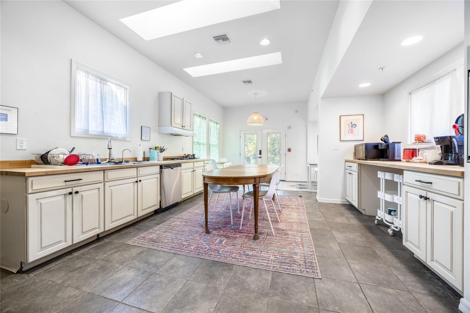 DOIG & ROBERTSONS ADD - Residential