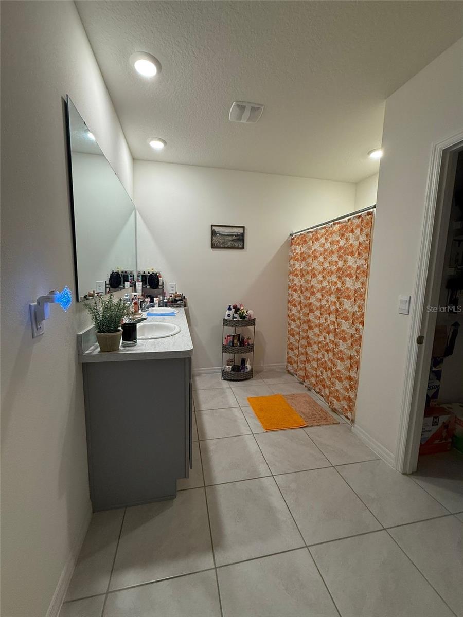 ELMWOOD - Residential Lease