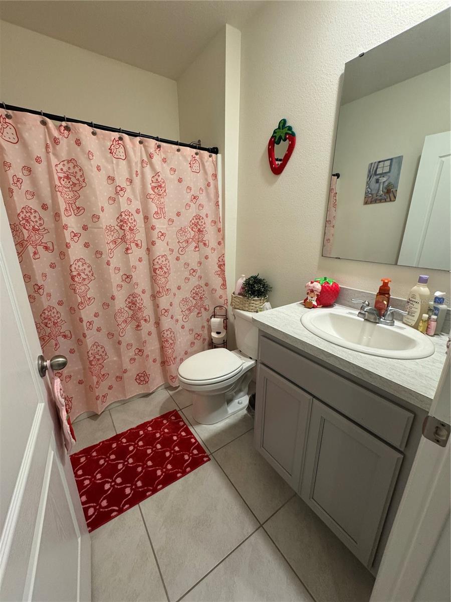 ELMWOOD - Residential Lease