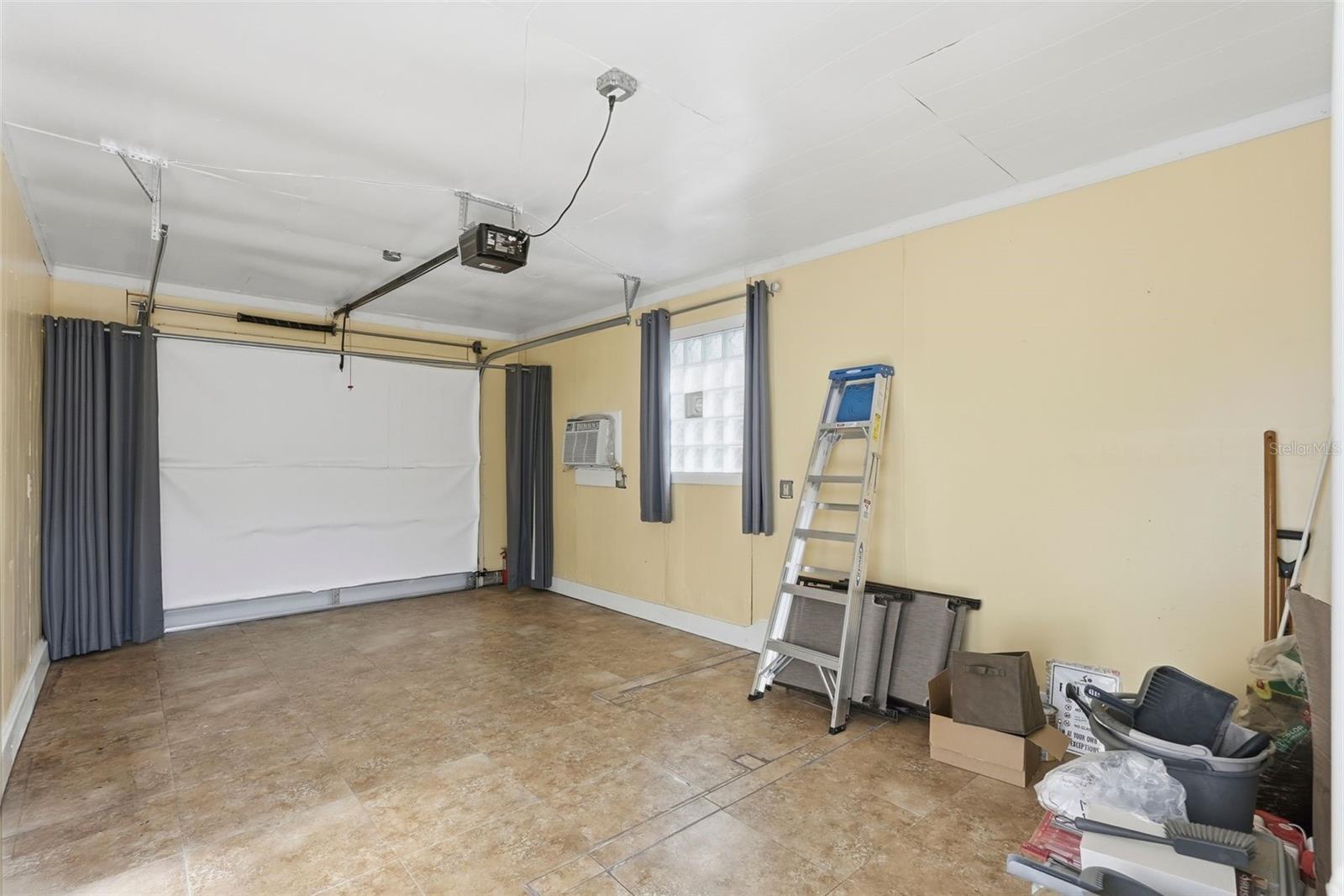 PASADENA ESTATES - Residential