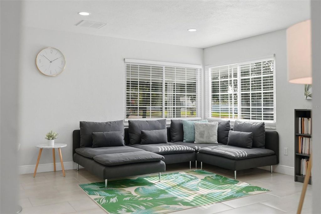 Photo of 6531 2nd Avenue S, St Petersburg, FL 33707 (MLS # A4678023)