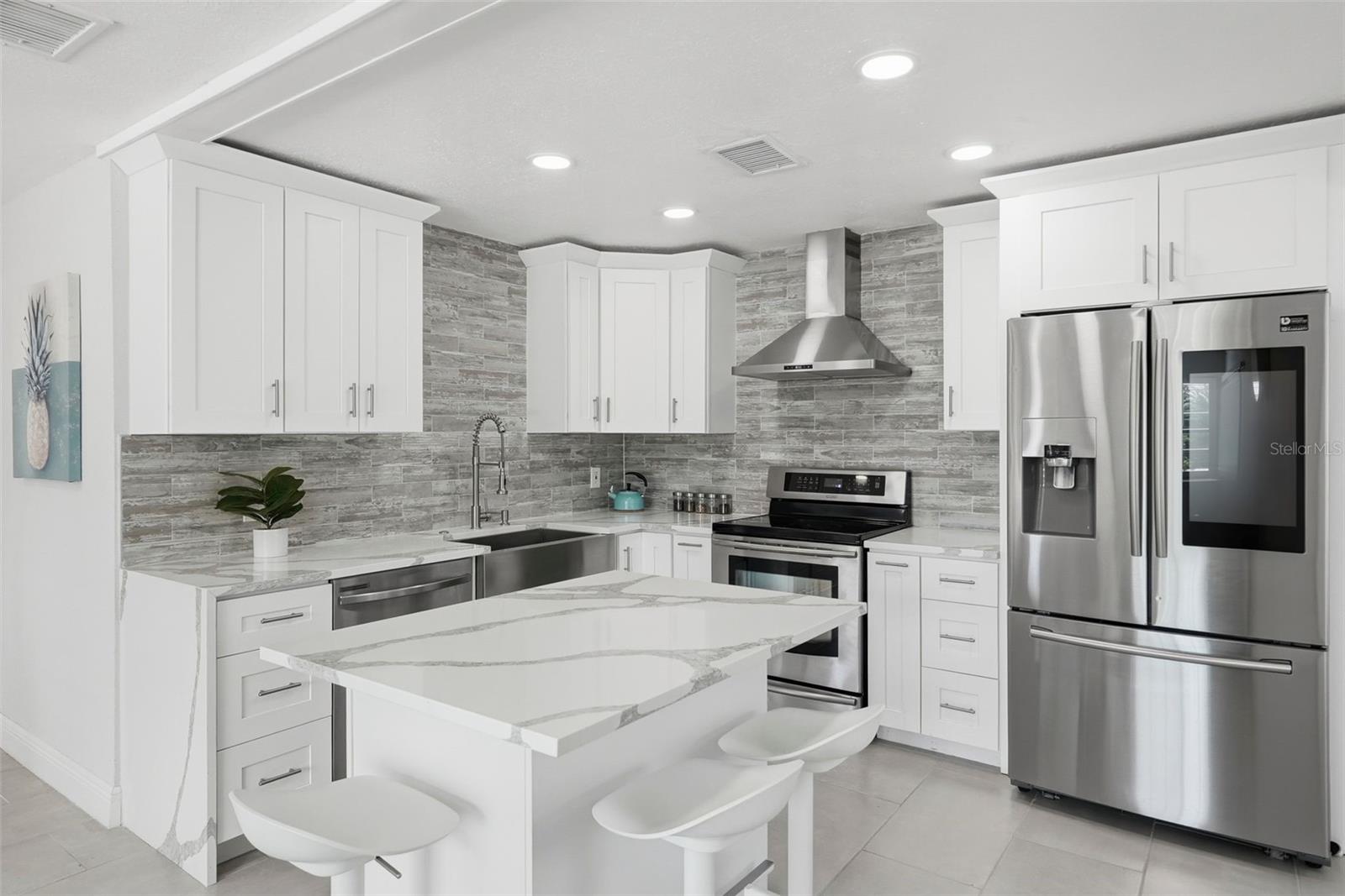 PASADENA ESTATES - Residential