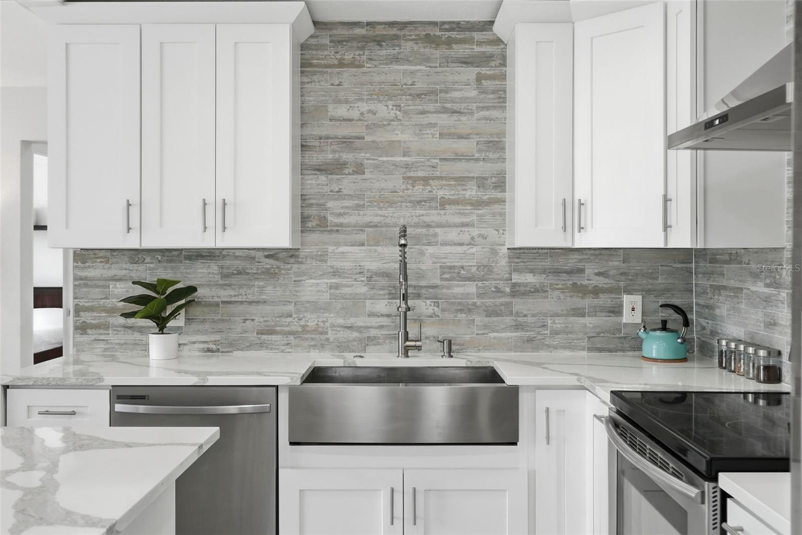 PASADENA ESTATES - Residential