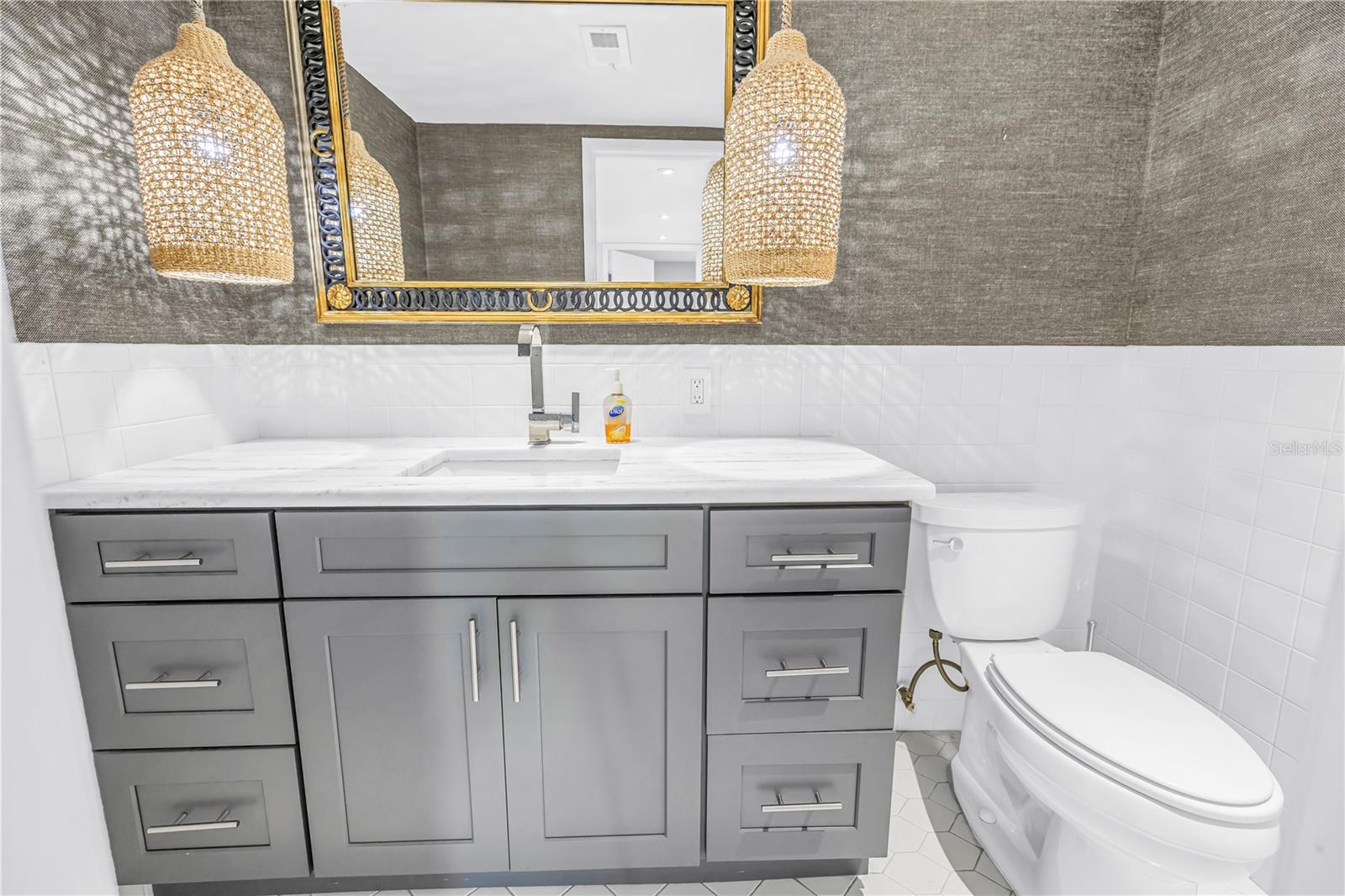 SHORE TOWERS BUILDING - Residential