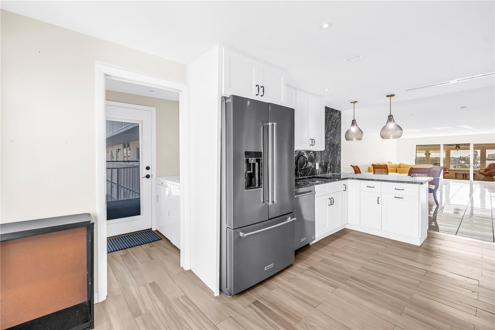 SHORE TOWERS BUILDING - Residential