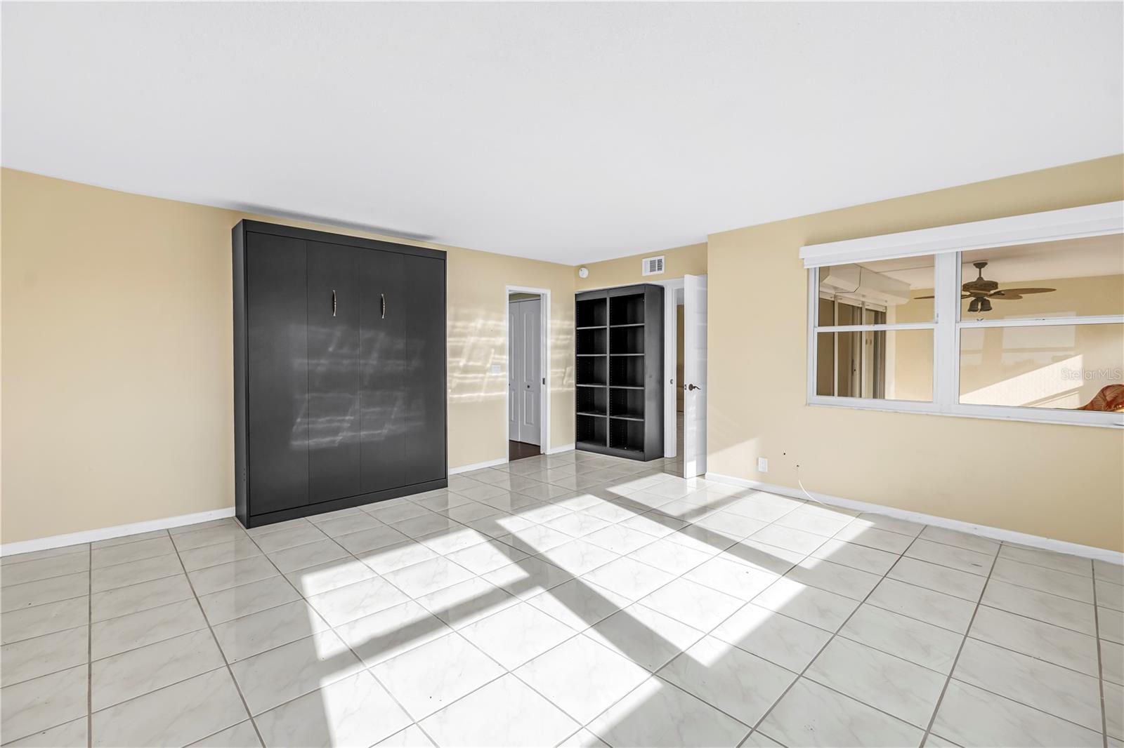 SHORE TOWERS BUILDING - Residential