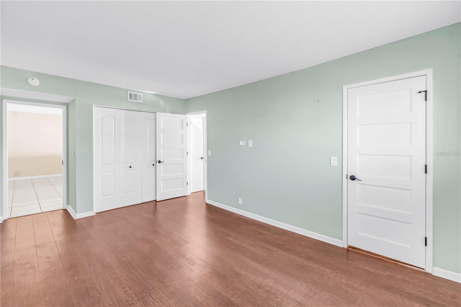 SHORE TOWERS BUILDING - Residential