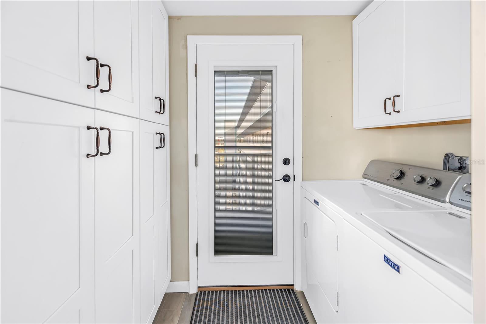 SHORE TOWERS BUILDING - Residential