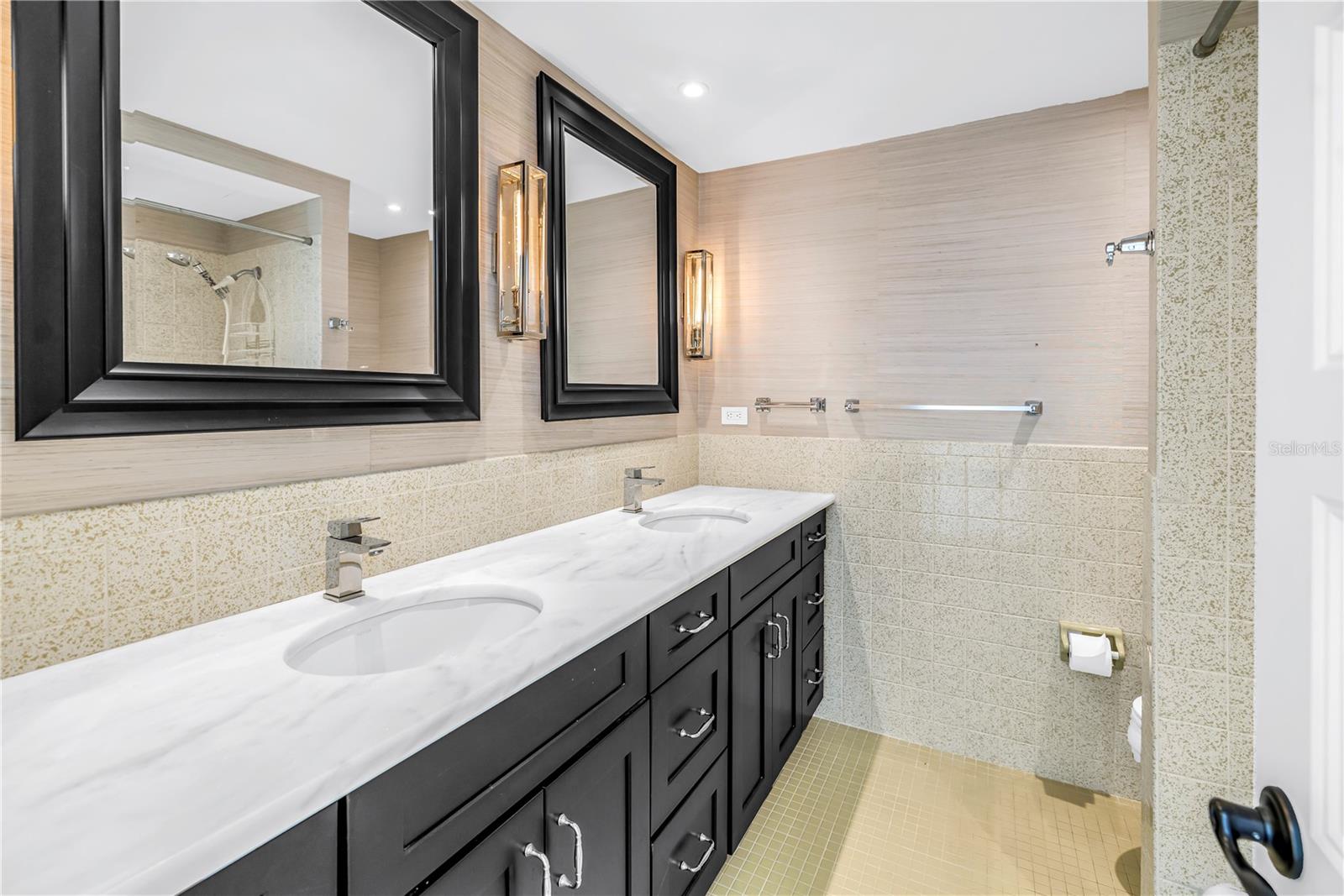 SHORE TOWERS BUILDING - Residential