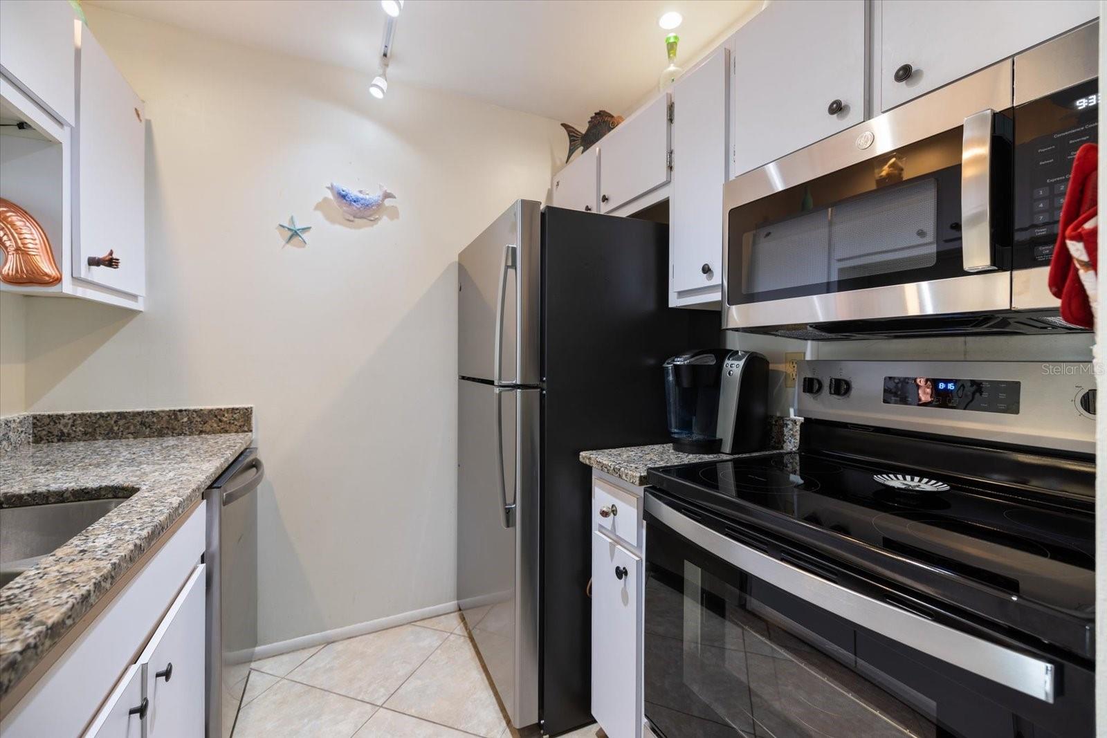 CASTEL DEL MARE - Residential Lease