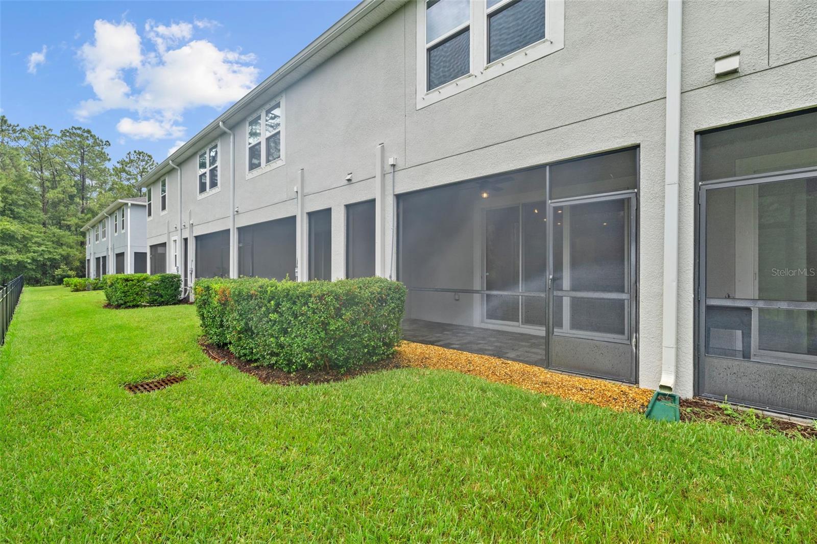 Photo 6 of 31 of 8340 WILDFLOWER GLEN AVENUE townhome