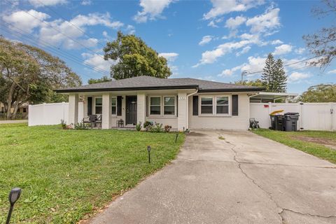 A home in AUBURNDALE