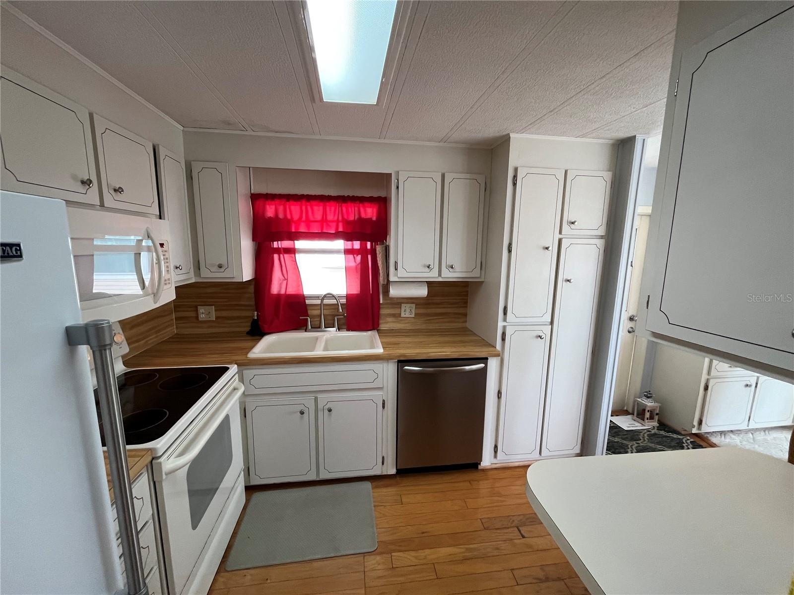 VENICE ISLE - Residential