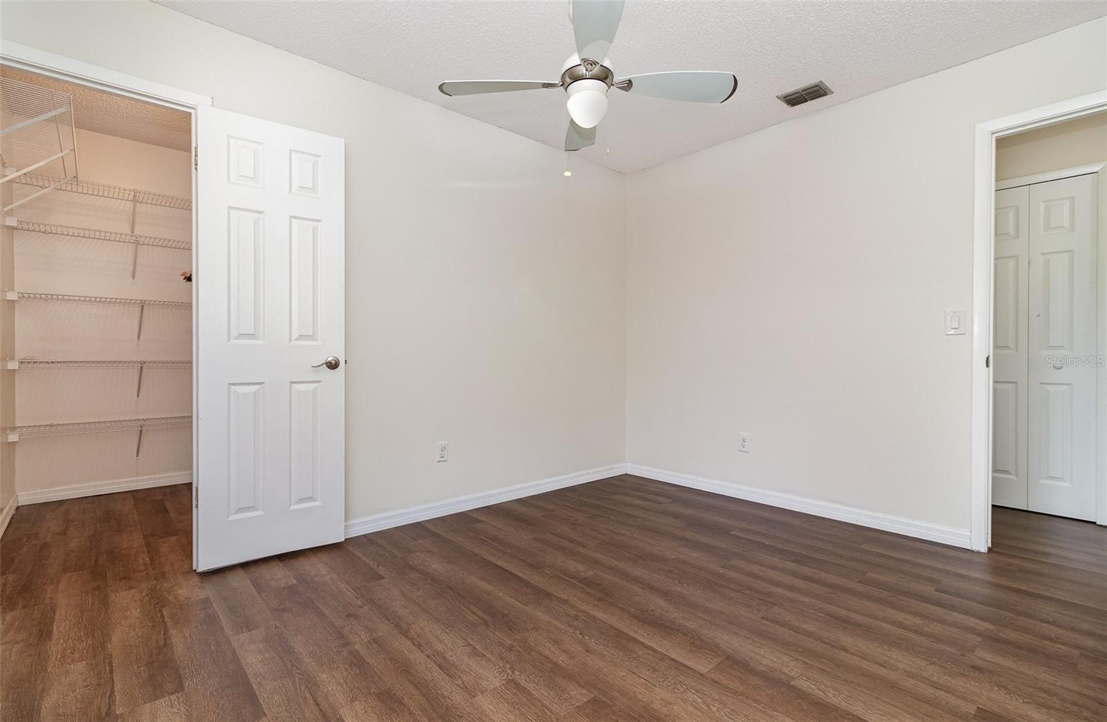 PARK LAKE WOODS CONDO - Residential
