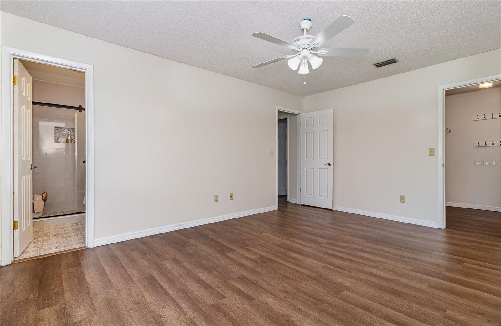 PARK LAKE WOODS CONDO - Residential