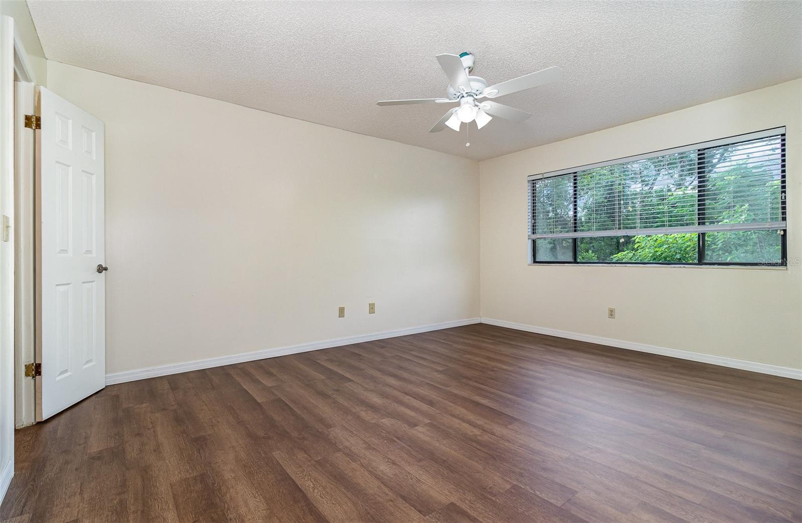 PARK LAKE WOODS CONDO - Residential