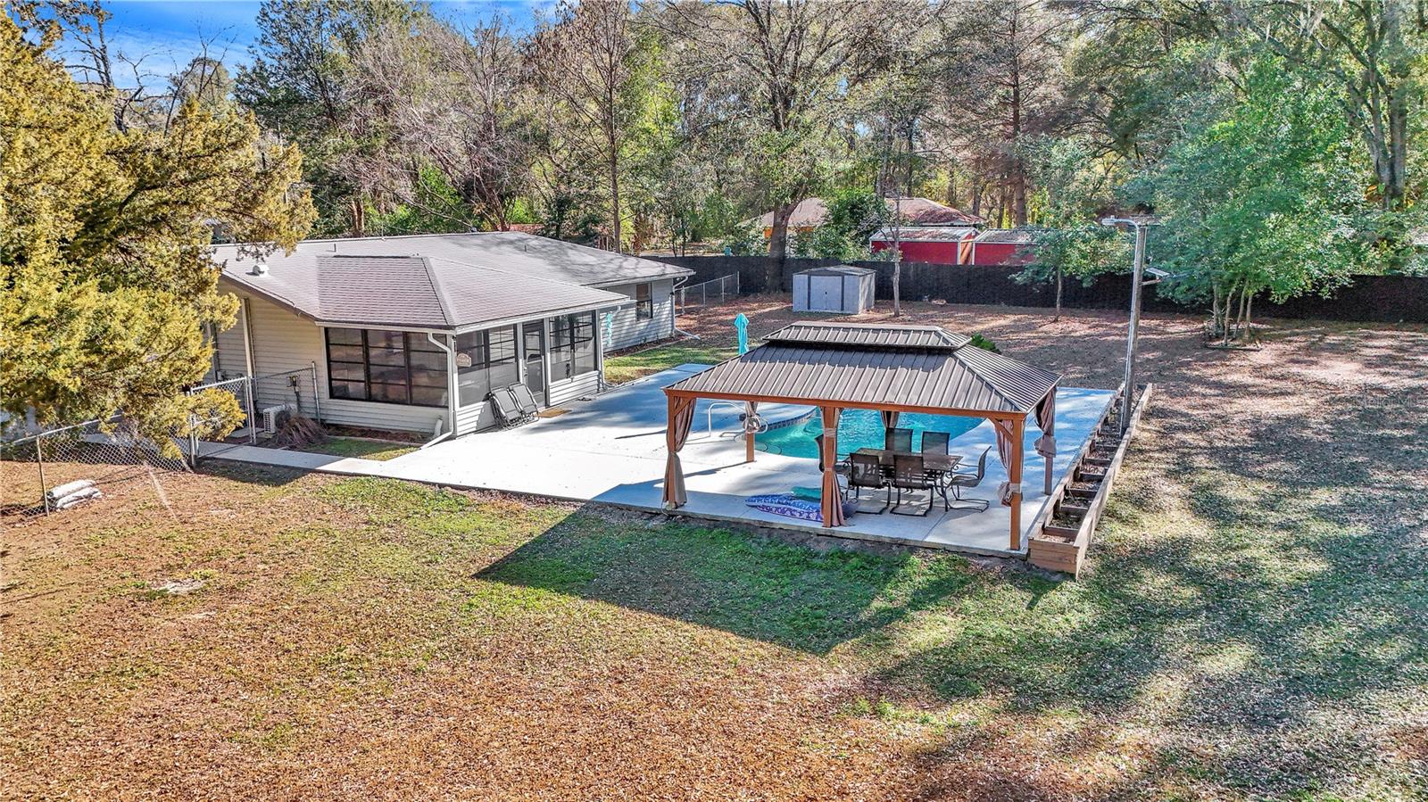 RAINBOW LAKES ESTATE SEC B - Residential