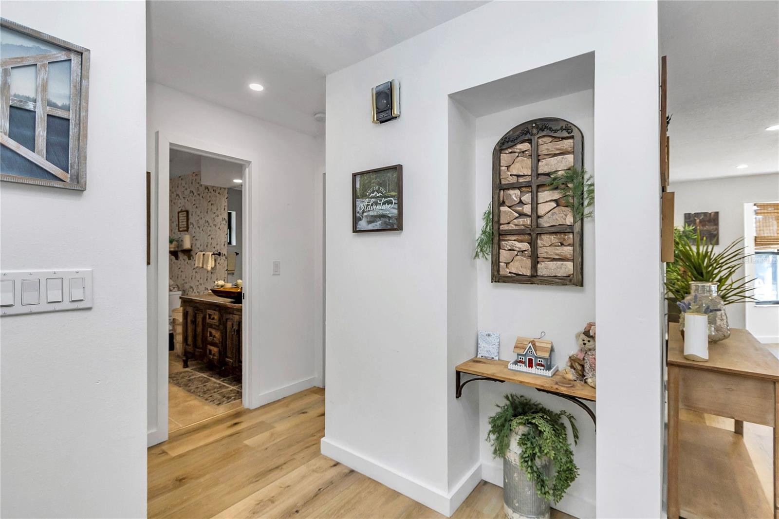 RAINBOW LAKES ESTATE SEC B - Residential