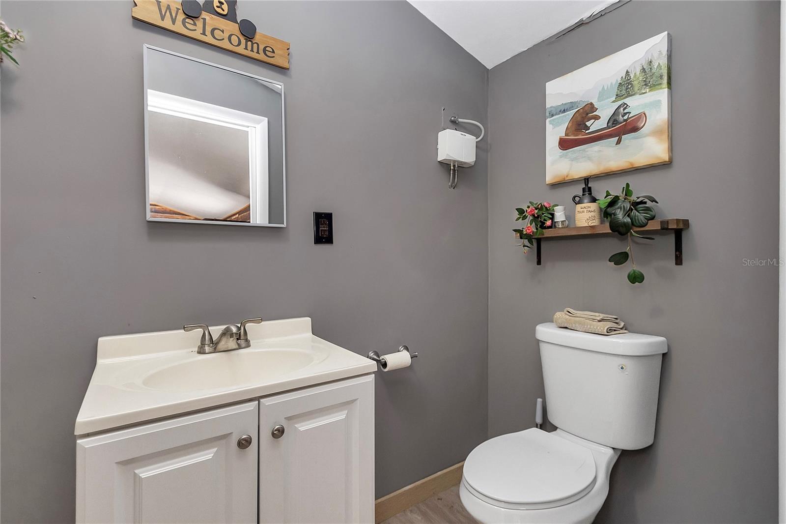 RAINBOW LAKES ESTATE SEC B - Residential