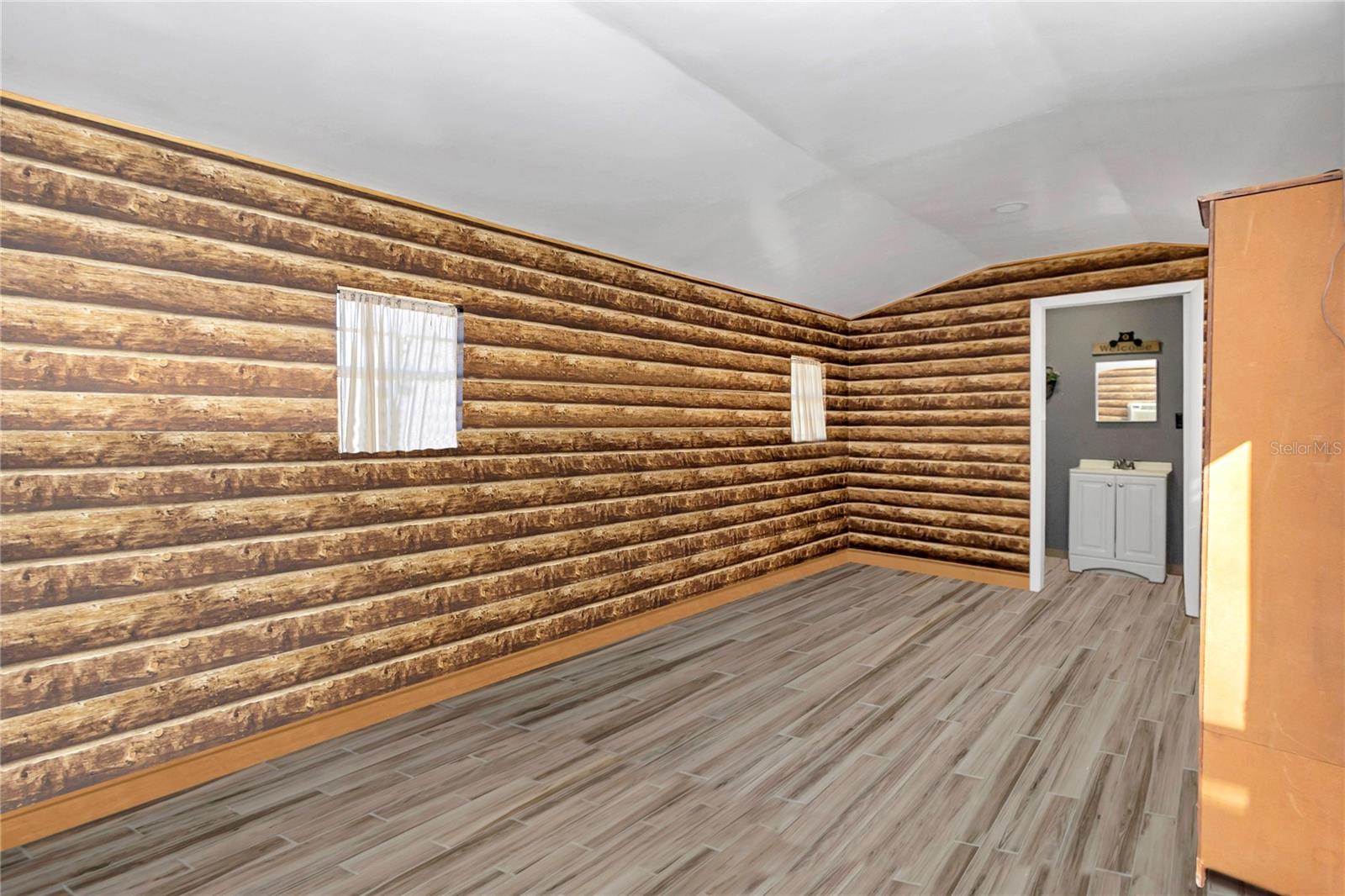 RAINBOW LAKES ESTATE SEC B - Residential