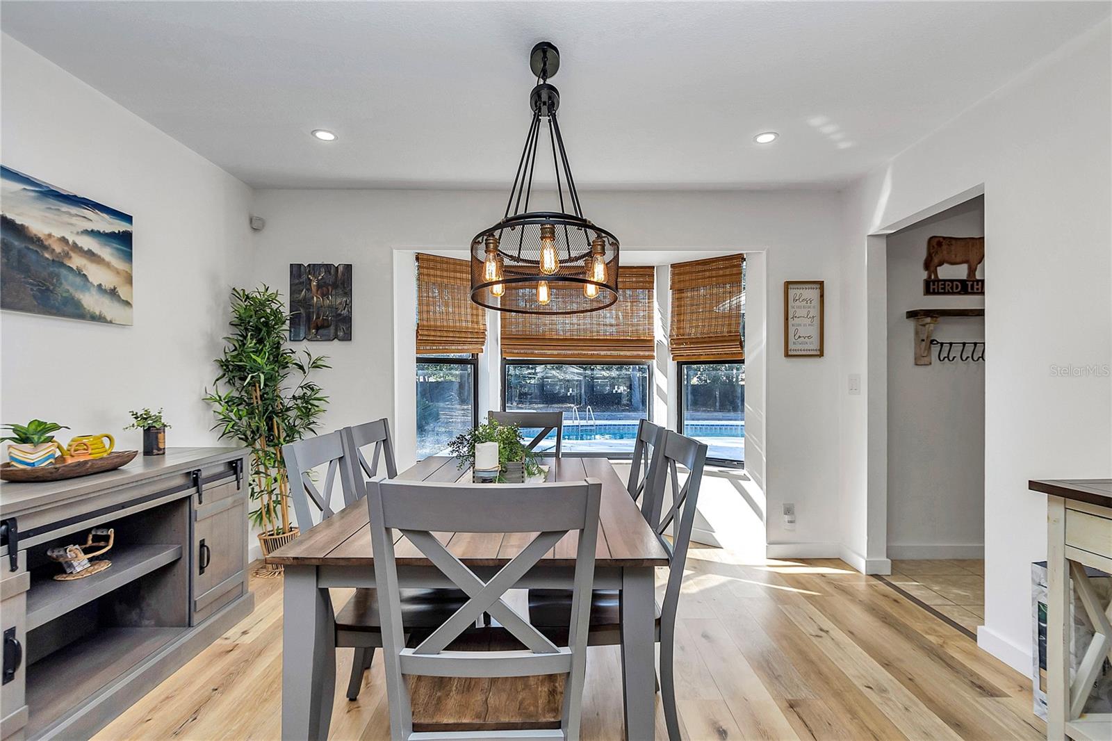 RAINBOW LAKES ESTATE SEC B - Residential