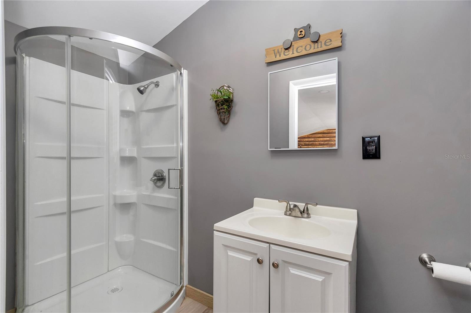 RAINBOW LAKES ESTATE SEC B - Residential