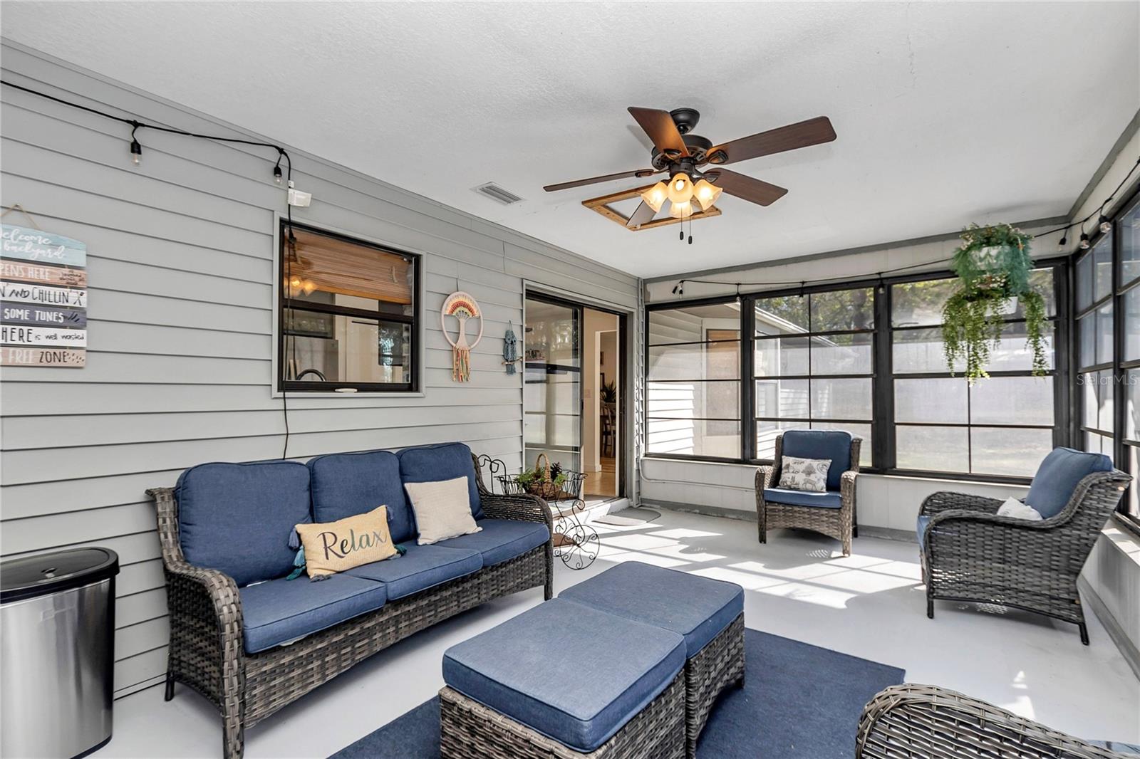 RAINBOW LAKES ESTATE SEC B - Residential