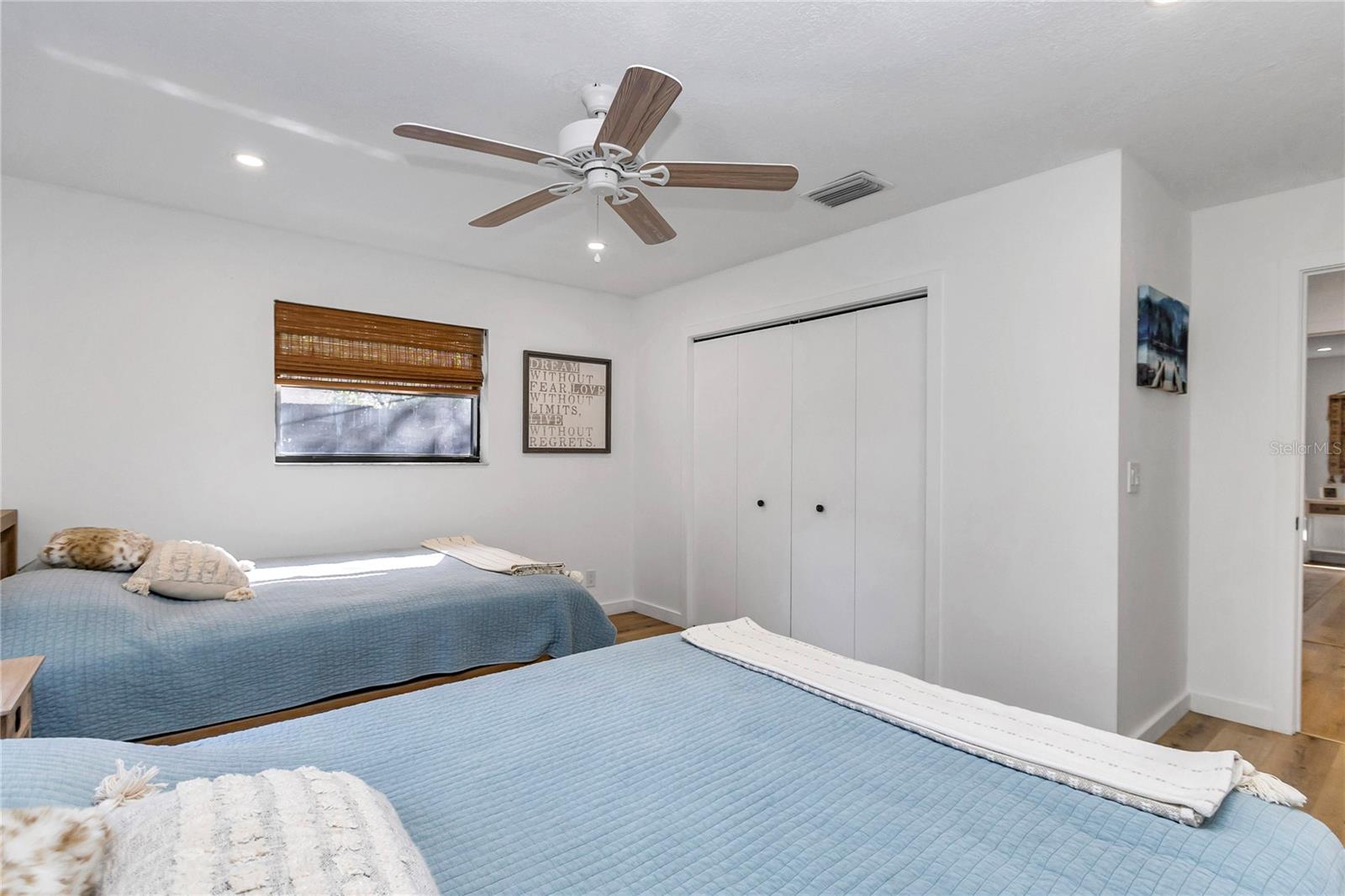 RAINBOW LAKES ESTATE SEC B - Residential