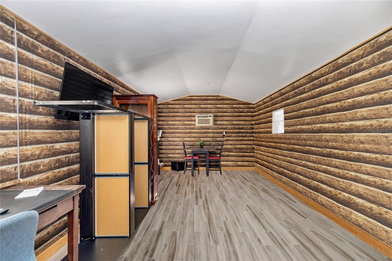 RAINBOW LAKES ESTATE SEC B - Residential