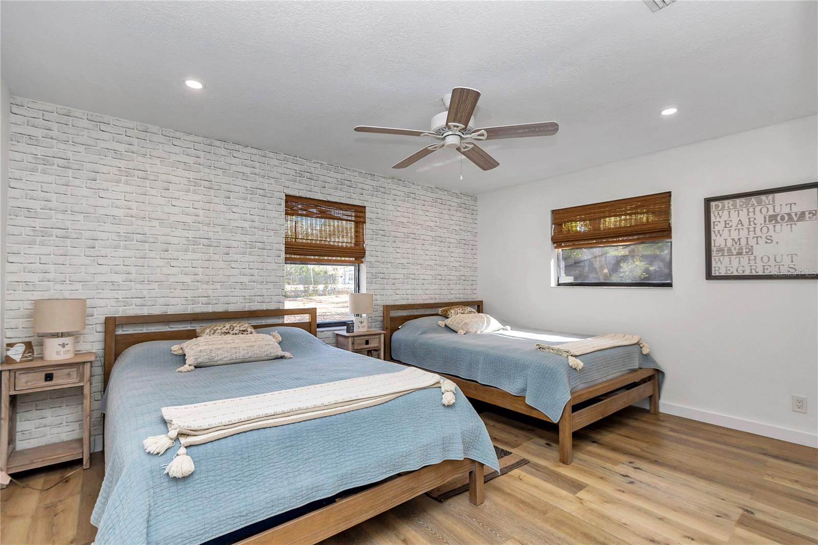 RAINBOW LAKES ESTATE SEC B - Residential