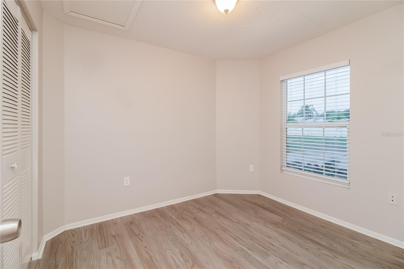 LAKEVIEW VILLAGE SEC L UNI - Residential Lease