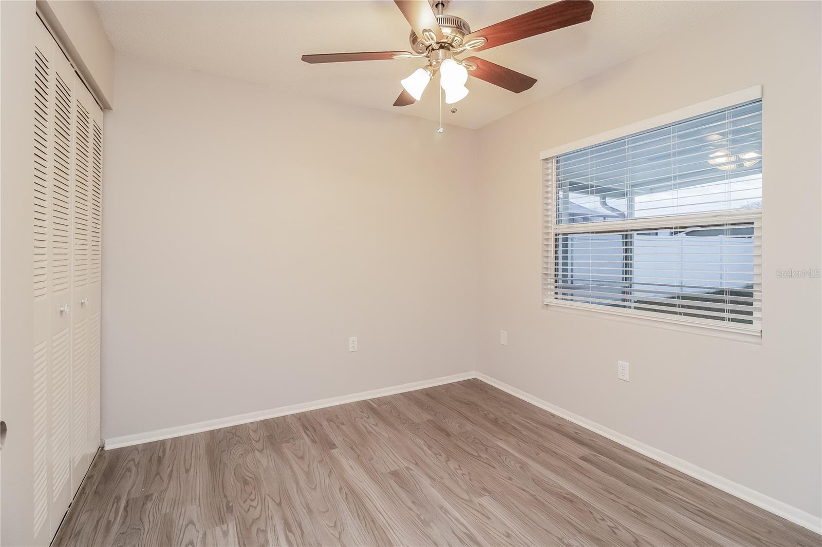 LAKEVIEW VILLAGE SEC L UNI - Residential Lease